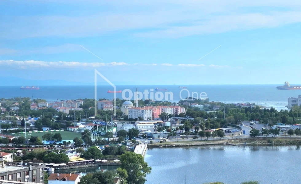 Properties for sale next to Küçükçekmece Lake 